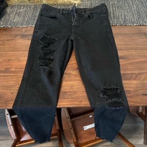 AMERICAN EAGLE HIGH RISE SKINNY RIPPED JEANS